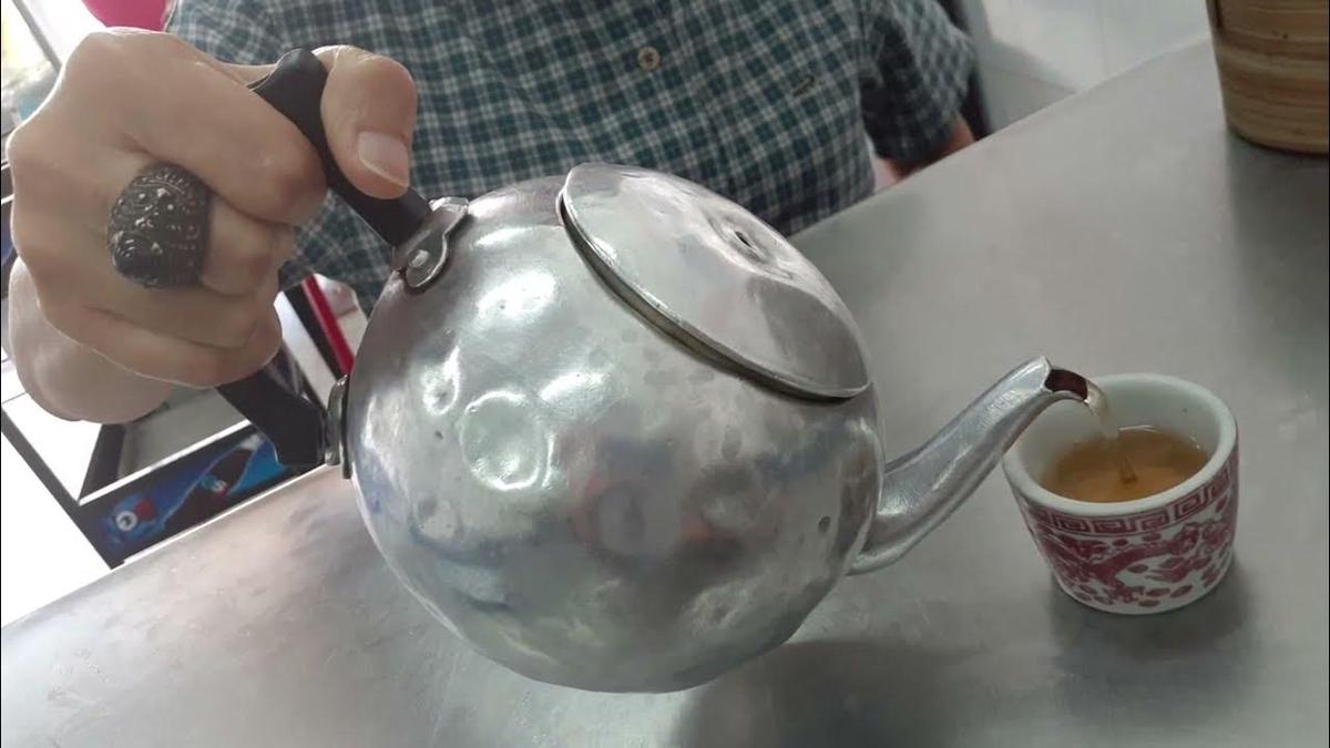 Are aluminum tea kettles safe?