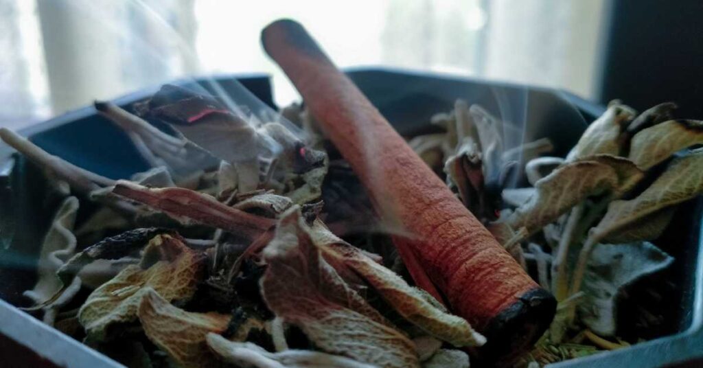 Can you burn cinnamon sticks