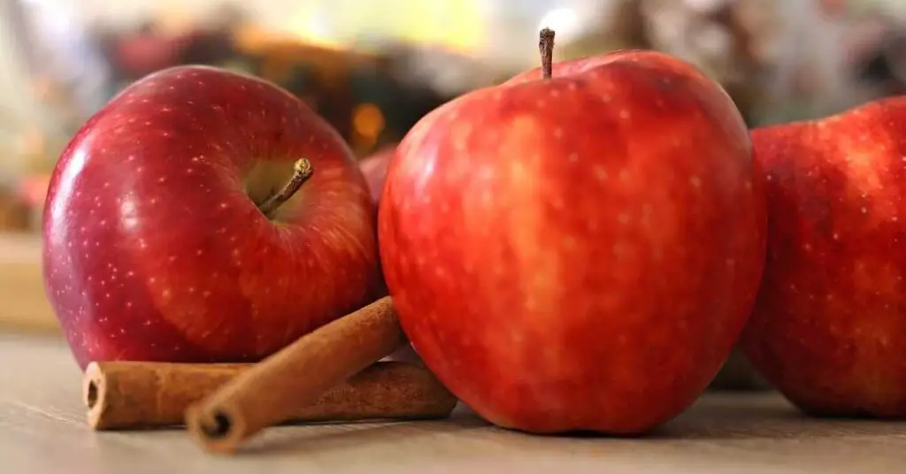 Is apple and cinnamon good for you