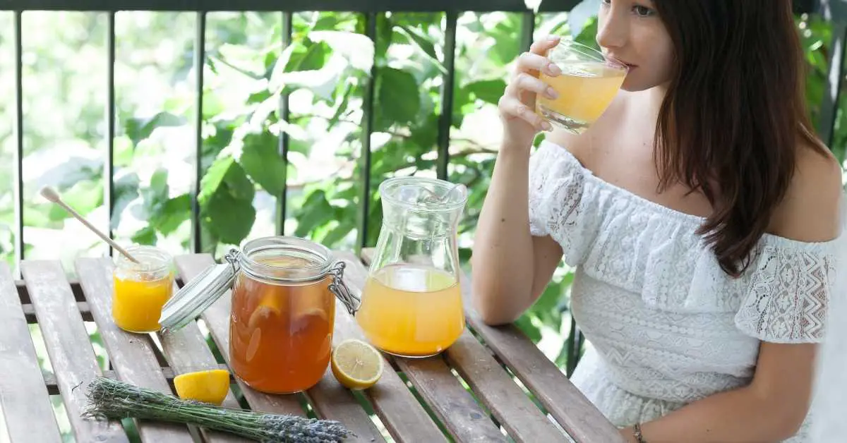 Can I Drink Kombucha After A Meal? (Find The Best Time To Drink