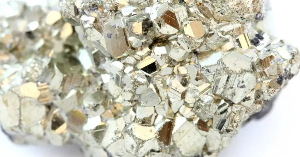 How to meditate with pyrite